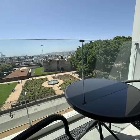 In Palmas Near Canteras * لاس بالماس دي غران كاناريا