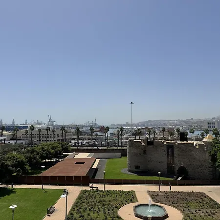 In Palmas Near Canteras بيت للعطل لاس بالماس دي غران كاناريا